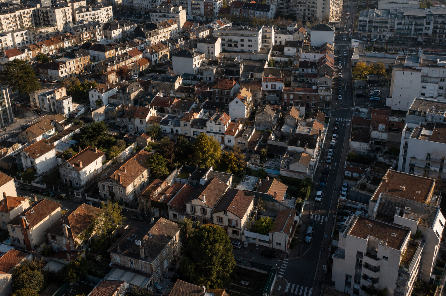 Vue aerienne d un quartier residentiel dense