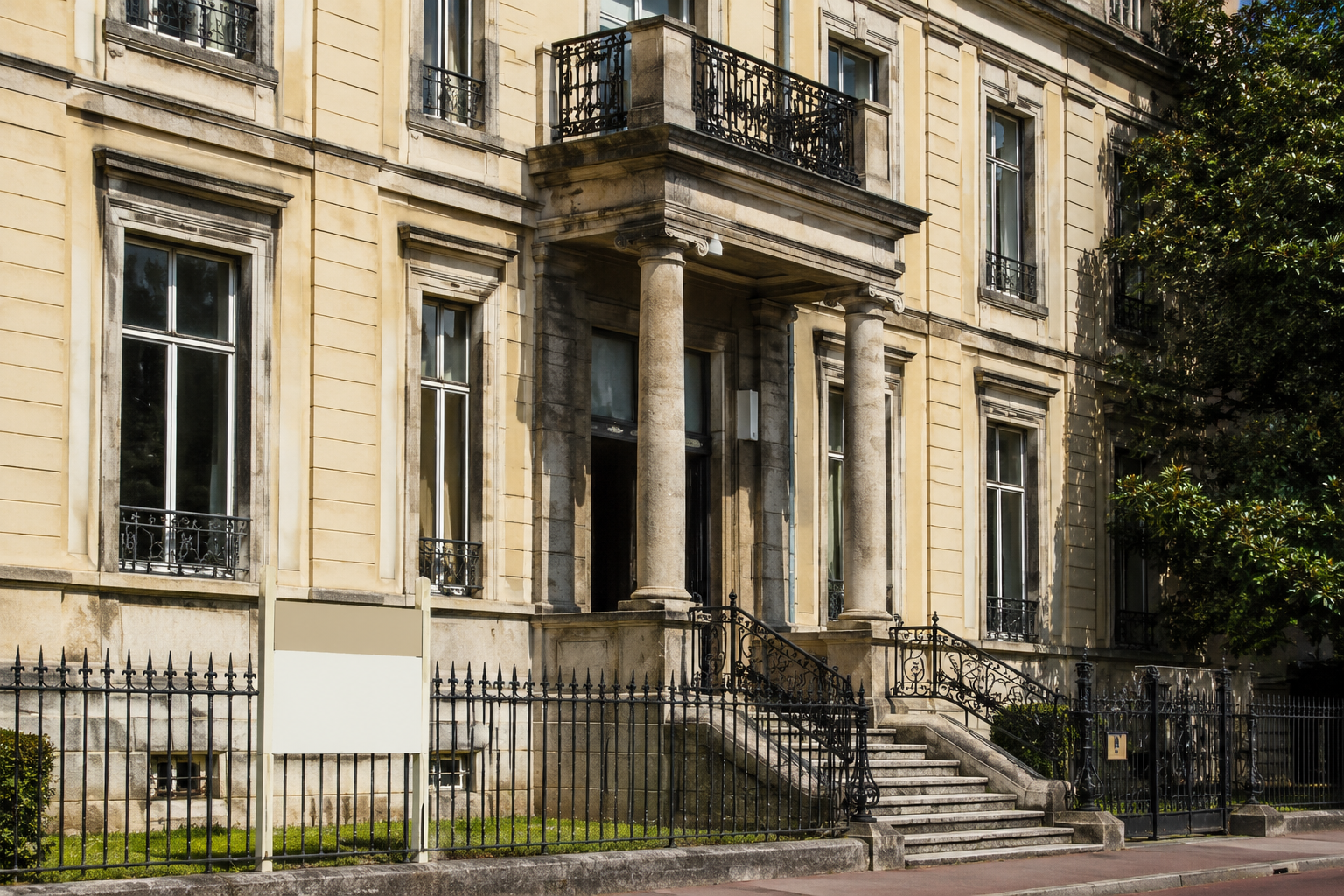 Batiment administratif francais a vendre